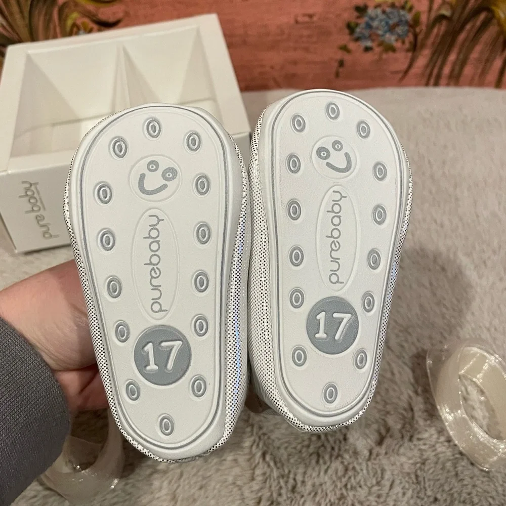 Baby shoes with cute flower Size 2